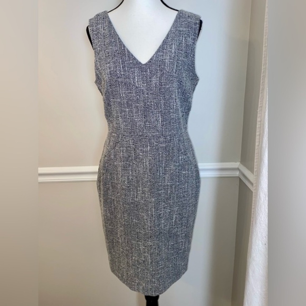 Banana Republic Black Gray Navy White Tweed Sleeveless V Neck Sheath Size 6
